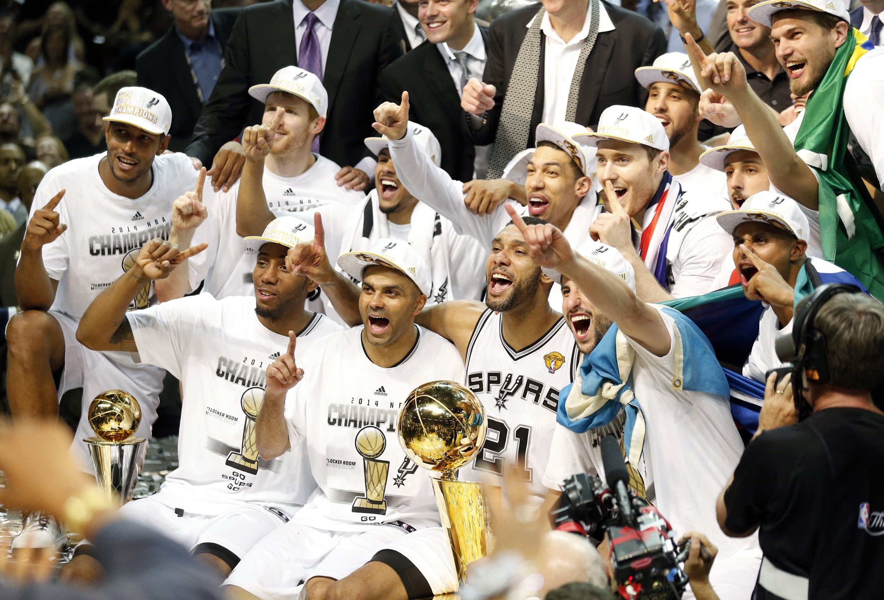 开云APP下载-12年前的NBA？马刺打散三巨头 库里初见峥嵘 阿杜MVP约基奇41号秀